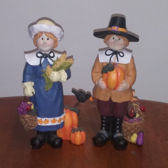 CUTE Pilgrim Couple Holding Pumpkin Corn Fruit baskets - Picture 8 of 8